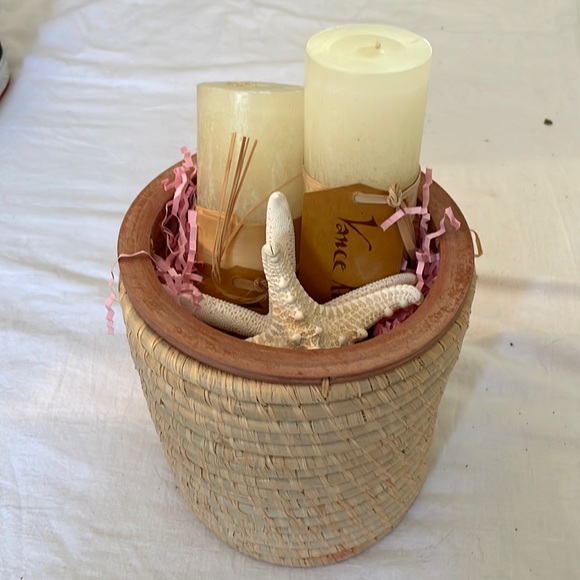 Vance Kitira gift. 2 8" pillar candles, rattan container, 2 starfish - Picture 1 of 5